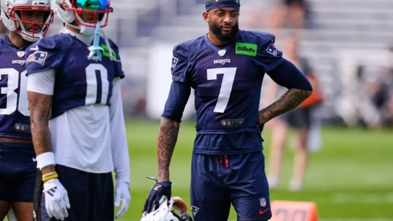 Patriots training camp Day 13: Davis limited in return, Doubs makes highlight catch - New England Patriots