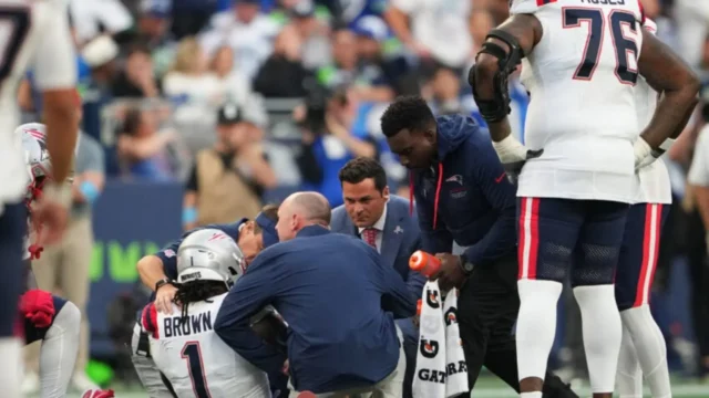 A.J. Brown ankle injury: Patriots debut ends after apparent contact - New England Patriots