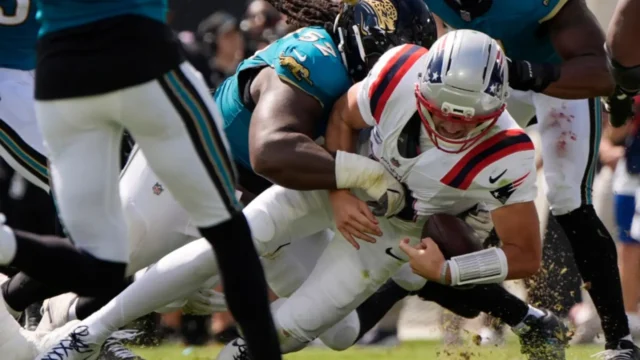 Drake Maye's slump deepens after 35-6 drubbing in Jacksonville - New England Patriots