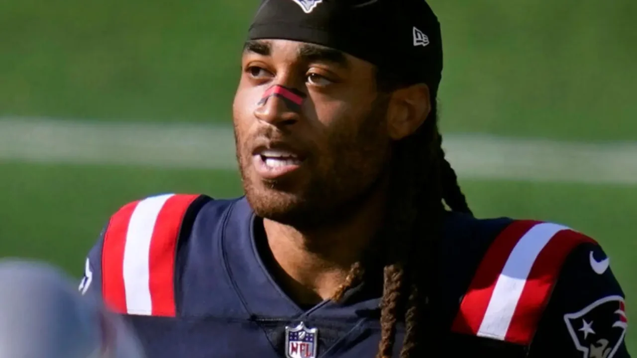 Gilmore weighs in as Christian Gonzalez contract talks continue - New England Patriots
