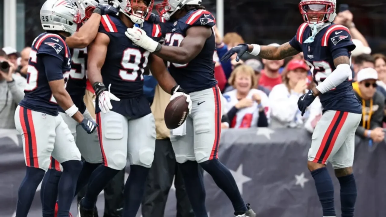 Patriots home-opening victory vs. Steelers: Four sacks, a fumble return and a 20-3 win - New England Patriots