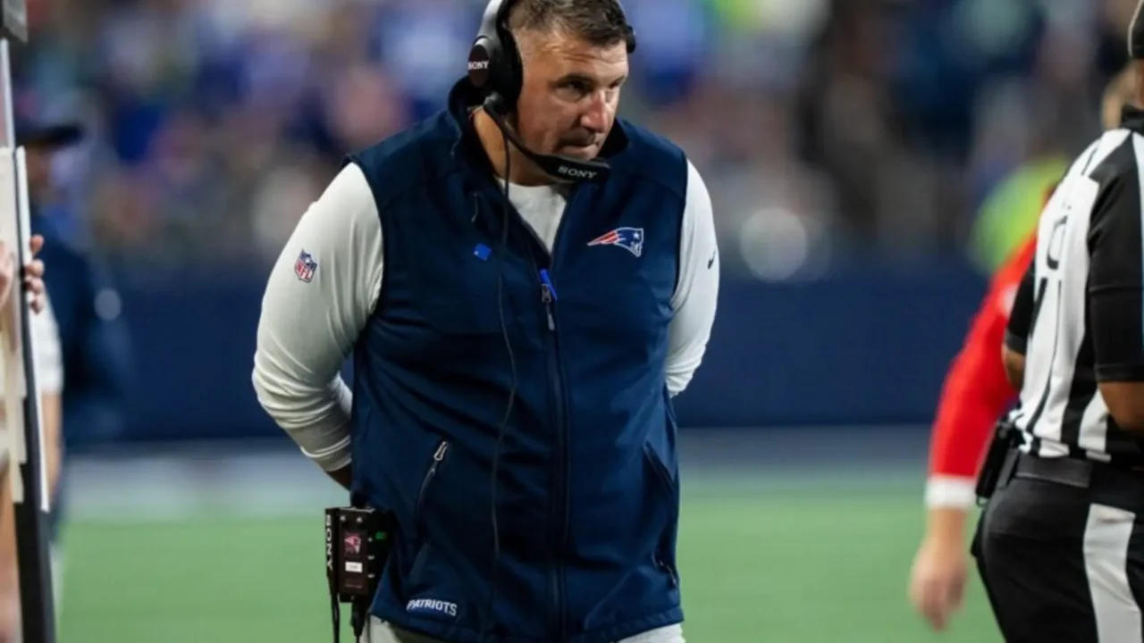 Mike Vrabel defends Week 1 plan, updates Maye and A.J. Brown - New England Patriots